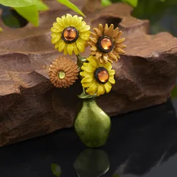Vintage Daisy Pin Trendy Pearls Leaf Flower Plant Brooches Corsage for Women Collar Jeans Jewelry Autumn Winter Coat Accessories