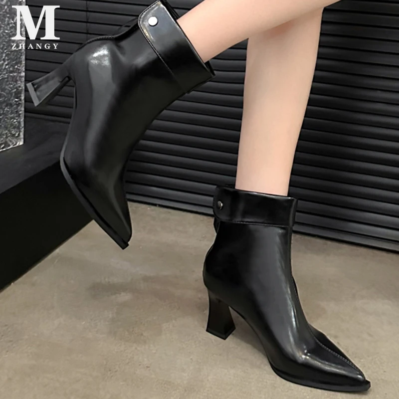 Botas De punta estrecha para Mujer, tacones altos gruesos hasta el tobillo, zapatos De cuero De talla grande para Mujer, nuevas Botas sexis De diseñador De tendencia De invierno 2025