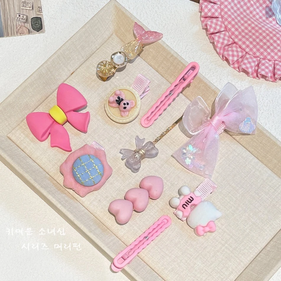 

Little Girls Kawaii Pink Duck Clips Dopamine Children Mermaid Bow Hear Shape Hairpins Side Bangs Clip Korean Plush Hairpin HP01