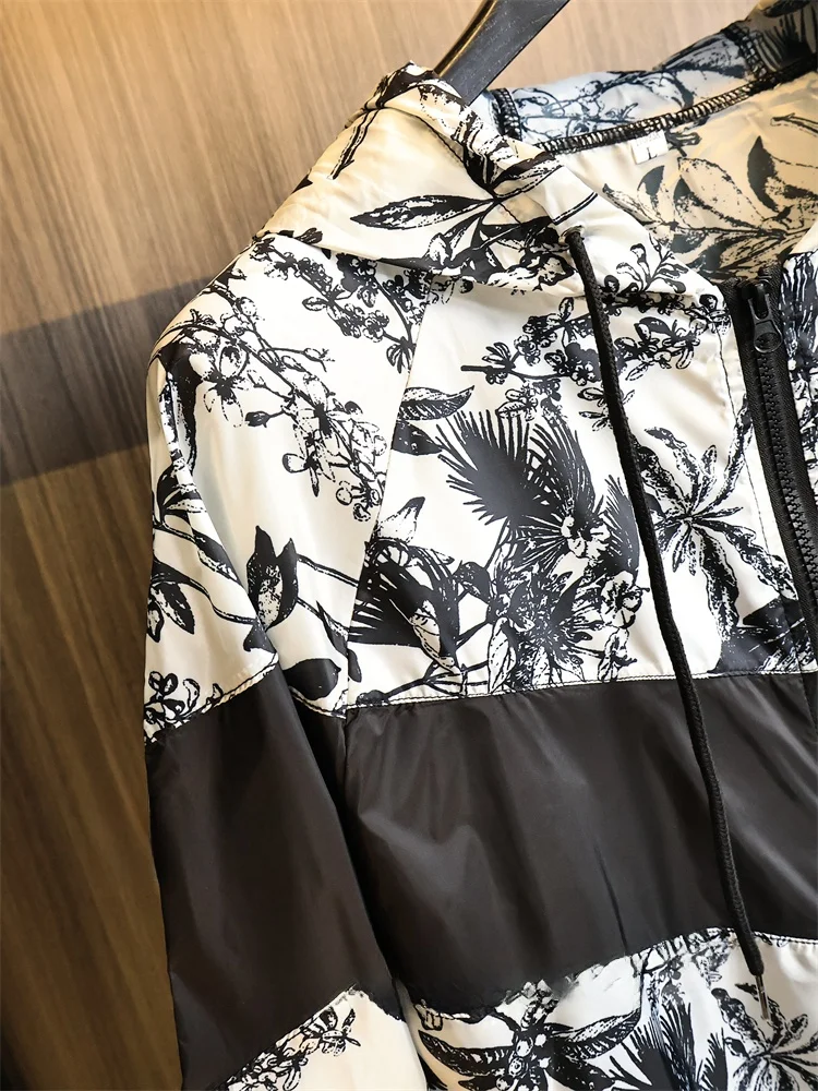 Lightweight Summer Jacket for Men And Women Floral Contrast Color Hooded Coat Fashionable Urban Style Standard Fit Zipper Clo...