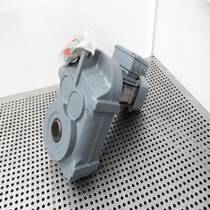 

Новый оригинальный мотор-редуктор PLC FV67/G DRS71M4BE1 0.55кВт I=142.20 *Отличное предложение по выгодной цене*