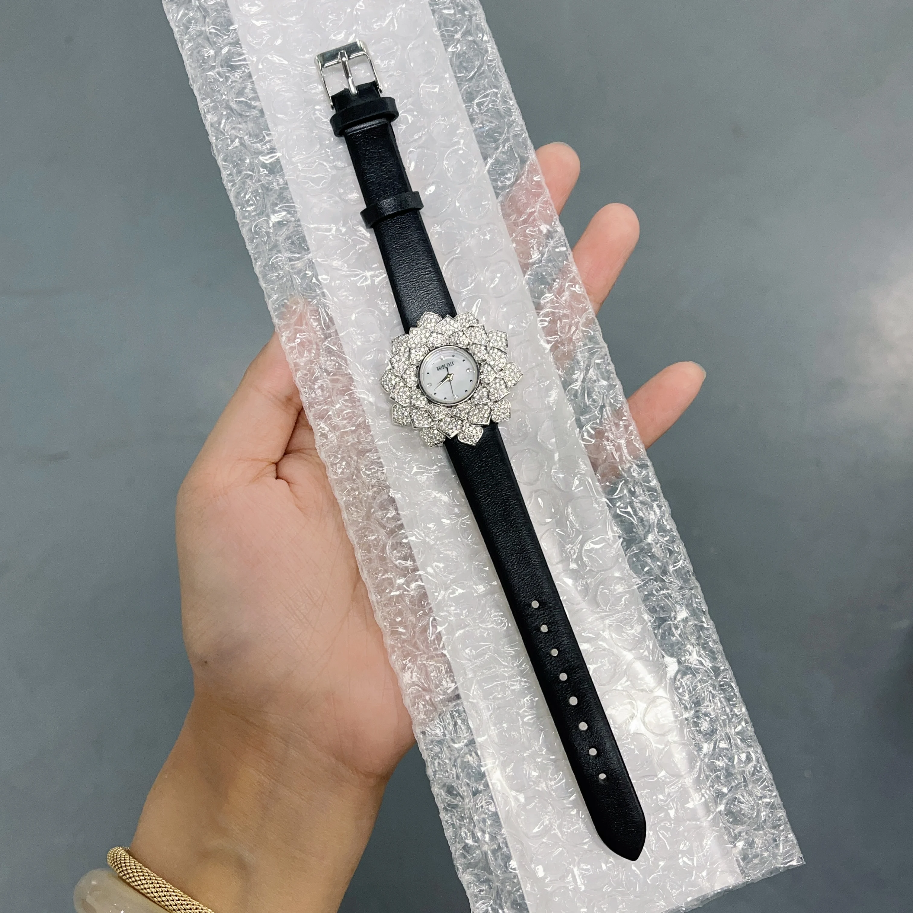 017174 Bracelet Watch 19cm for Women Cubic Zircon Bangle Watch  Womans Watchs Wedding Bridal Party Hand Accessories  Jeweley