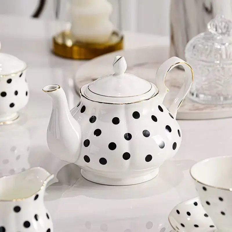 

Inlaid gold coffee pot, afternoon tea pot, cold water pot