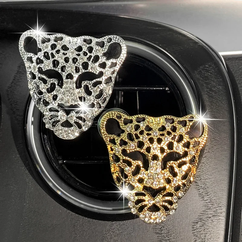 

Автомобиль для электронной коммерции, из трендовых духов, инкрустированный бриллиантами, леопардовый автомобиль из трендовой ароматерапии, креативные автомобильные аксессуары