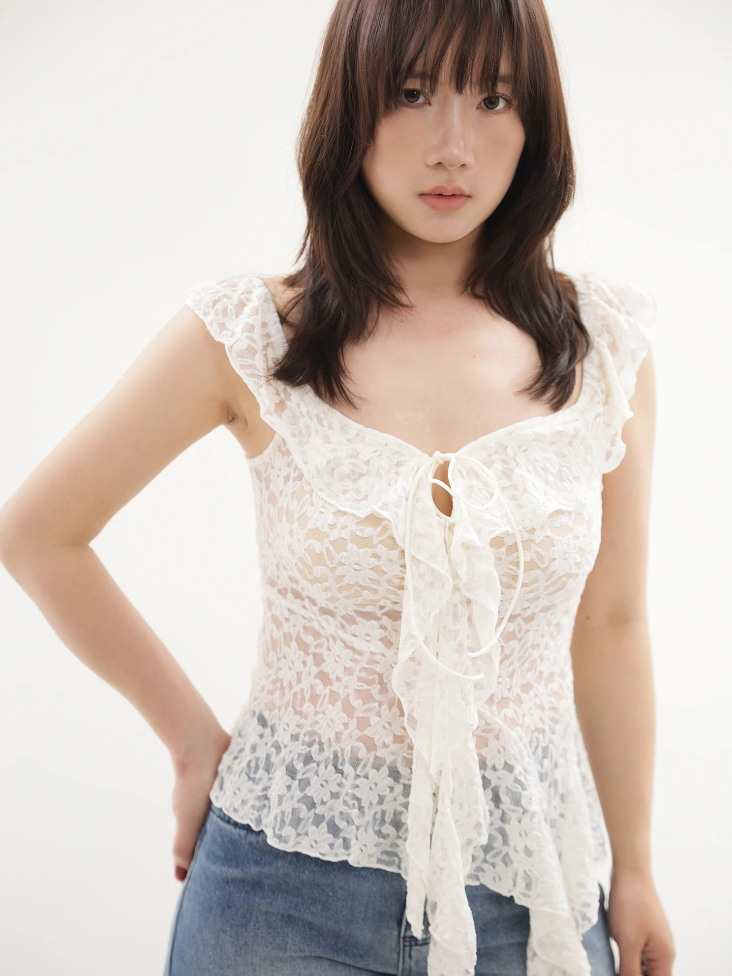 

White Asymmetrical Splice Elastic Shoulder Strap Lace Trim Blouse Vintage Style Slim Fit Polyester Fiber Sleeveless Regular L...