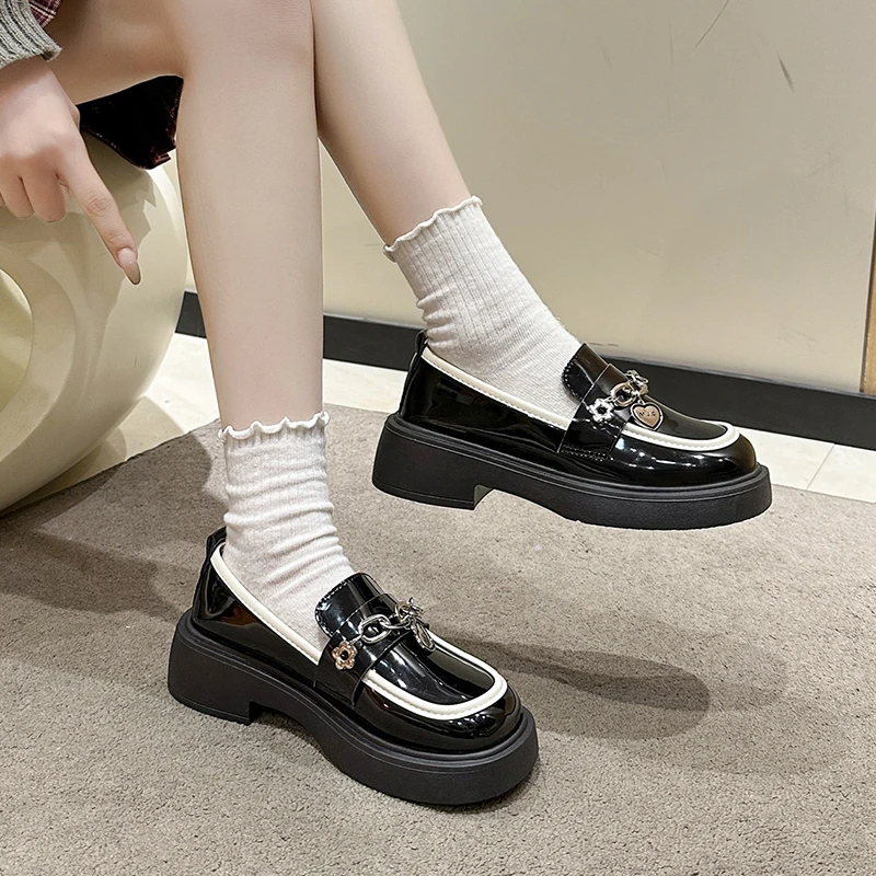 2024 neue flache Damenschuhe Lolita Mary Jane Schuhe für Damen Frühling dickbesohlte Damen Slipper Retro Slipper