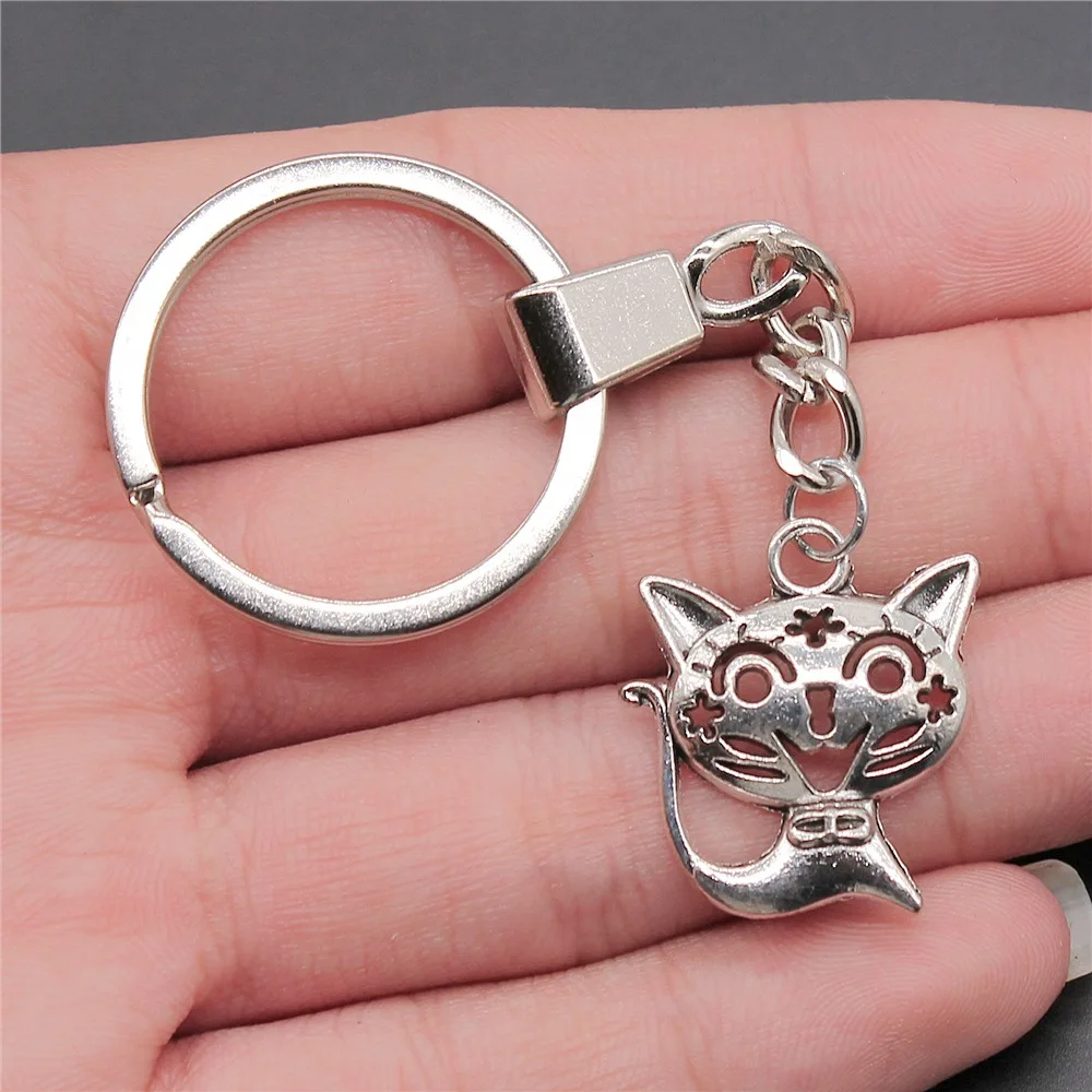 Dropshipping Souvenirs Gift Men Keychain 2 Colors 24x21mm Smile Cat Pendant Keyring