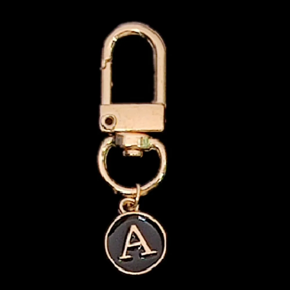 Fashion DIY A-Z Letter A To Z Keychain Cute Lover Hang Bag Pendant Key Ring 26 Alphabet Initials Pendant Metal Accessories Gift