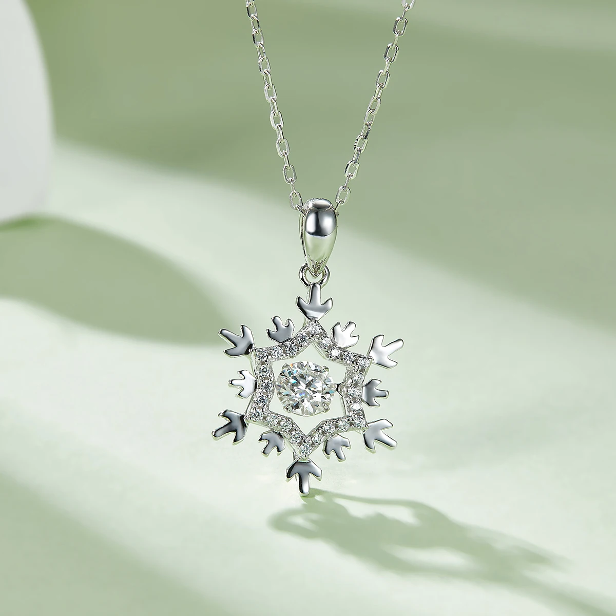 GEM'S BALLET Snowflake Moissanite Diamond Pendant 925 Sterling Silver Jewelry Necklace Women with Twinkle Setting Moissanite