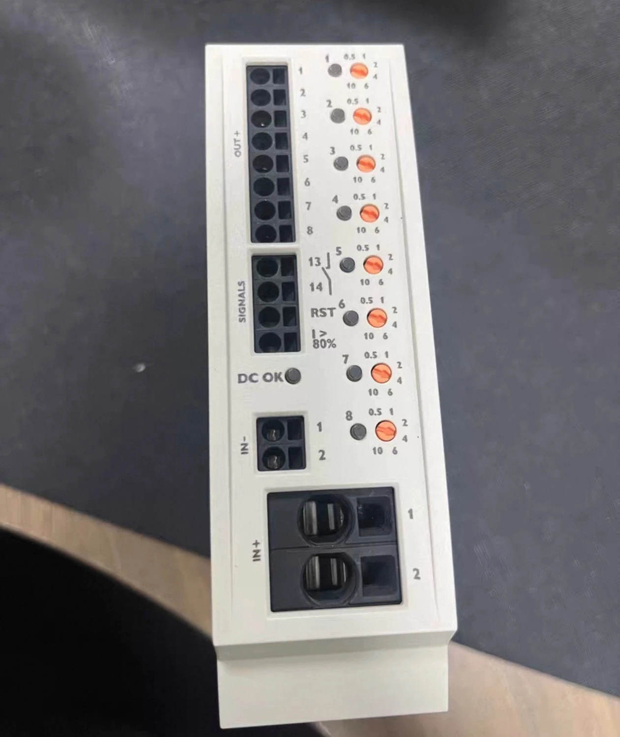 2905744 Electronic …