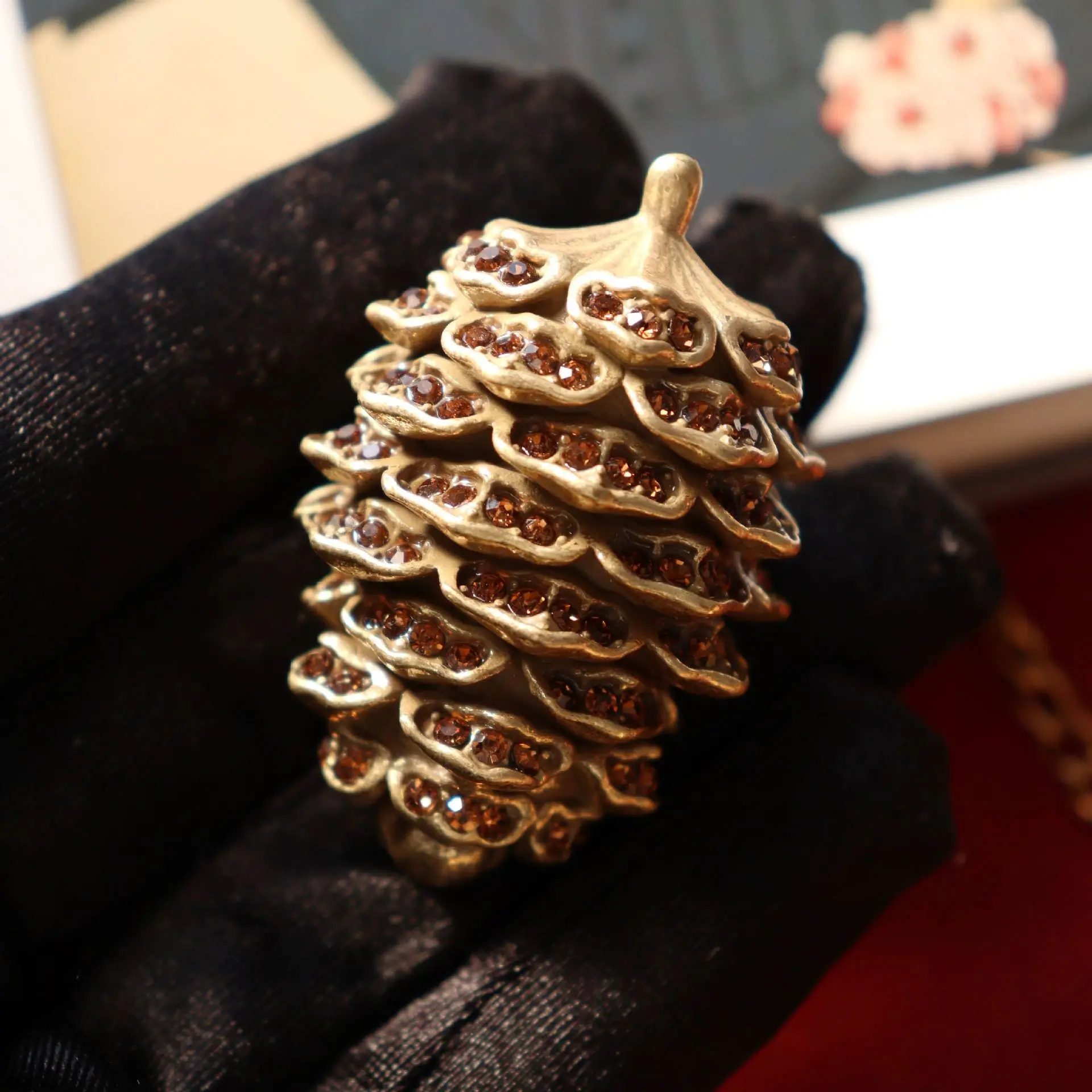Vintage Jewelry Brooch with Rhinestone and Enamel Pinecone Design High Quality Unique Pin for Women Banquet