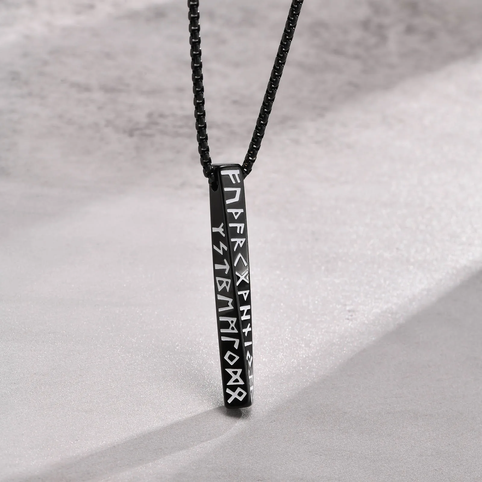 Wikinger-Valknut-Anhänger-Halskette für Herren, Edelstahl, stilvolle Mobius-geometrische Halskette, nordischer Odin-Kragen, Schmuck für Männer – Detail 10
