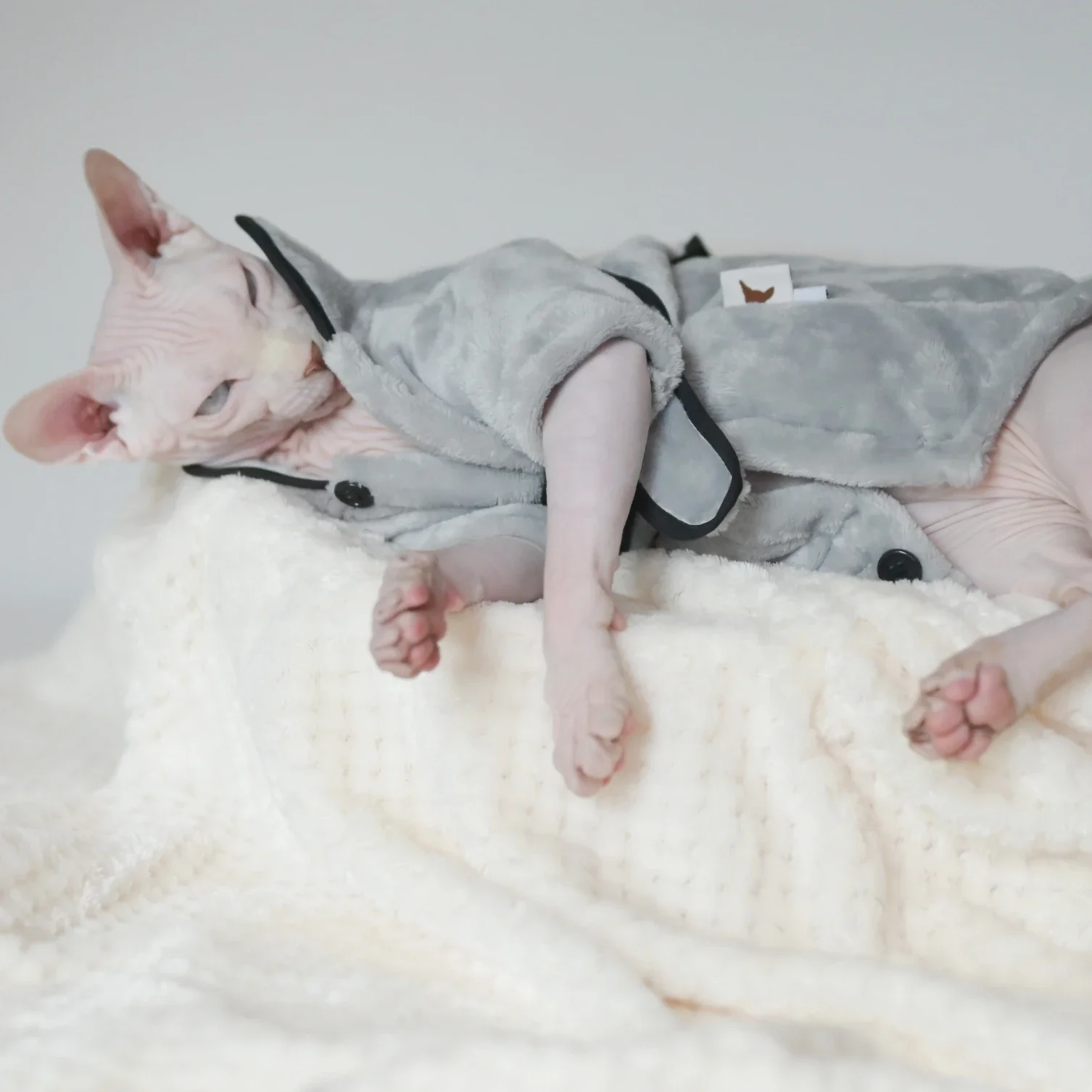 DUOMASUMI Warm Sphynx Cat  Pajamas Fashion Kitty Hairless Cat Clothing Comfort  Winter Dress for Devon Rex, Small Cats