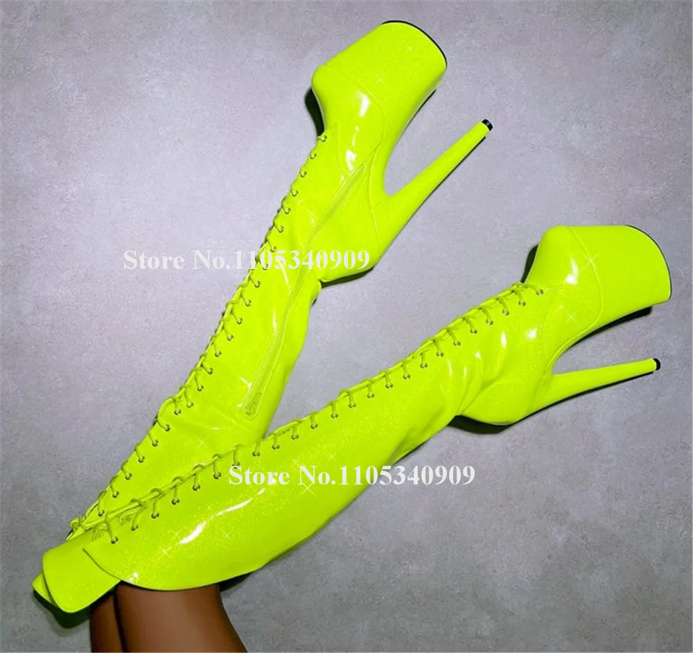 

Сексуальные флуоресцентно-желтые ботфорты Bondarenko на очень высокой платформе с тонким каблуком, круглым носком, шнуровкой и вырезами сзади