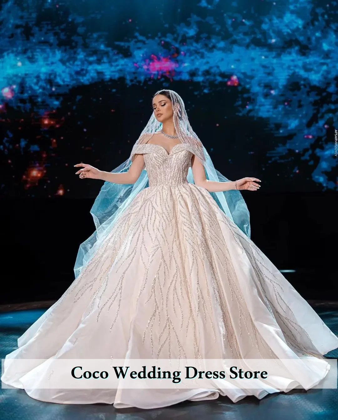 

Customized Luxury Ball Gown Wedding Dresses Sleeveless V Neck Sequins Lace Off Shoulder Beads Bridal Gowns Vestina De Novia