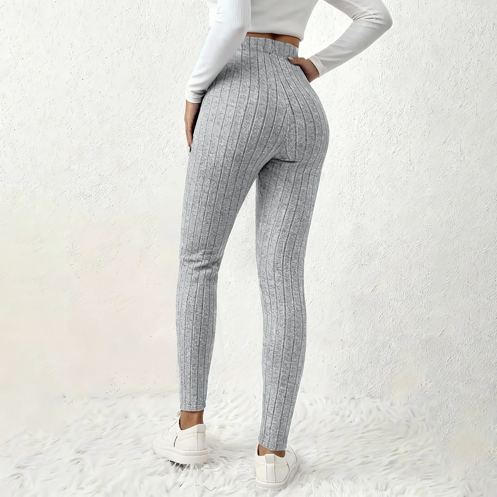 Women's high-waisted stretch ribbed knit leggings Warm and comfortable loungewear Slimming knit leggings label at the waistband