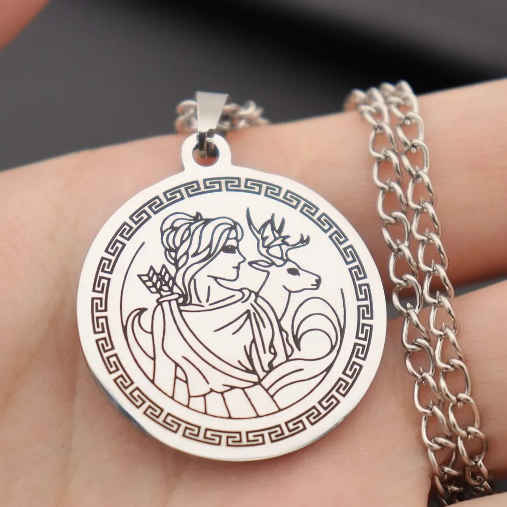 New Vintage Ancient Greek Hunting Goddess Artemis Round Pendant Stainless Steel Necklace Fashion Hip Hop Accessories Jewelry