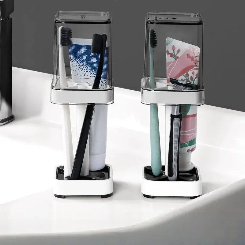 حامل فرشاة الأسنان مع كوب/غطاء يحتوي على 3 فتحات، متوافق مع فرشاة الأسنان التقليدية، ويمكن تخزين معجون الأسنان