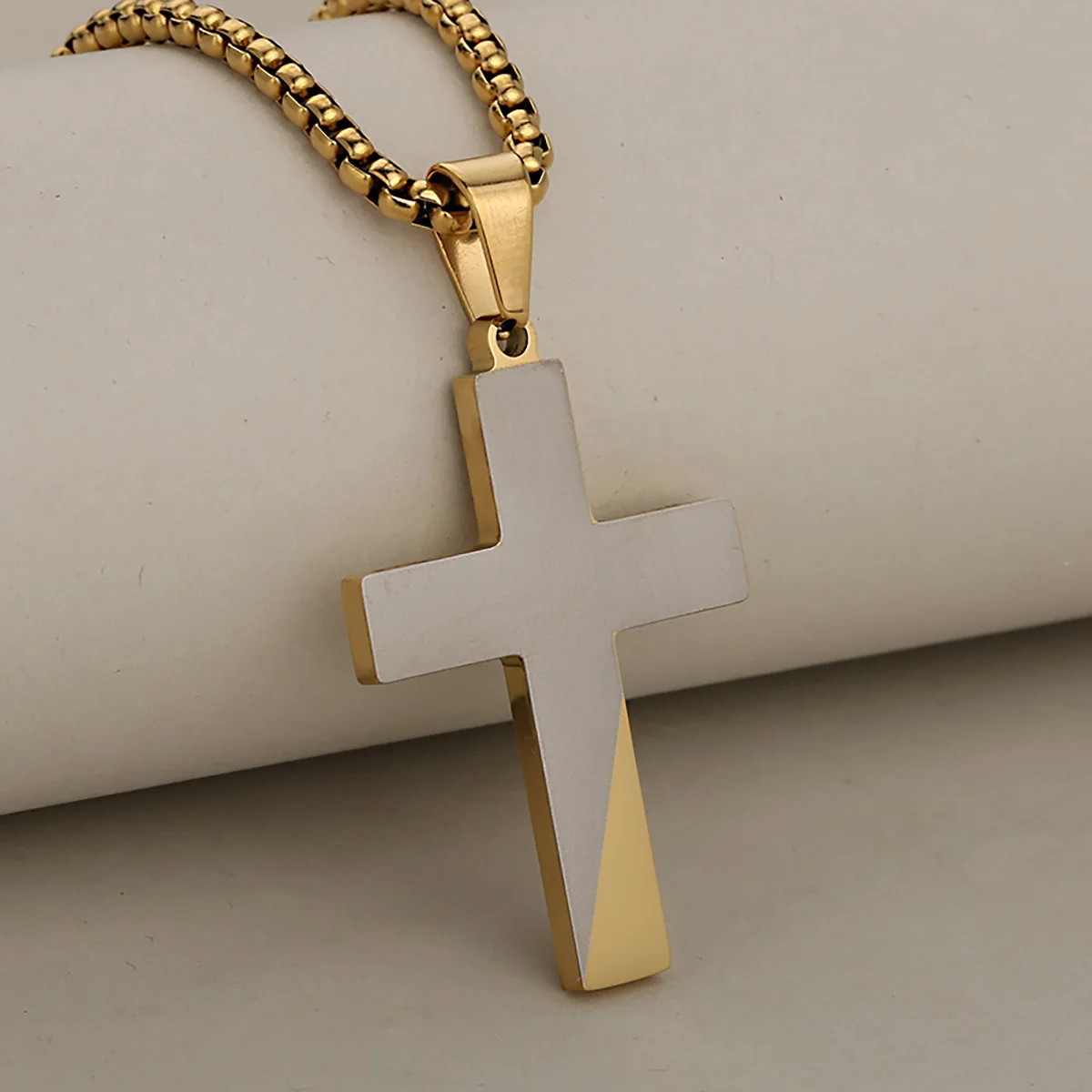 

Fashion Mixed Color Beveled Polished Frosted Stainless Steel Cross Pendant Necklace for Women and Men, Simple Daily Jewelry