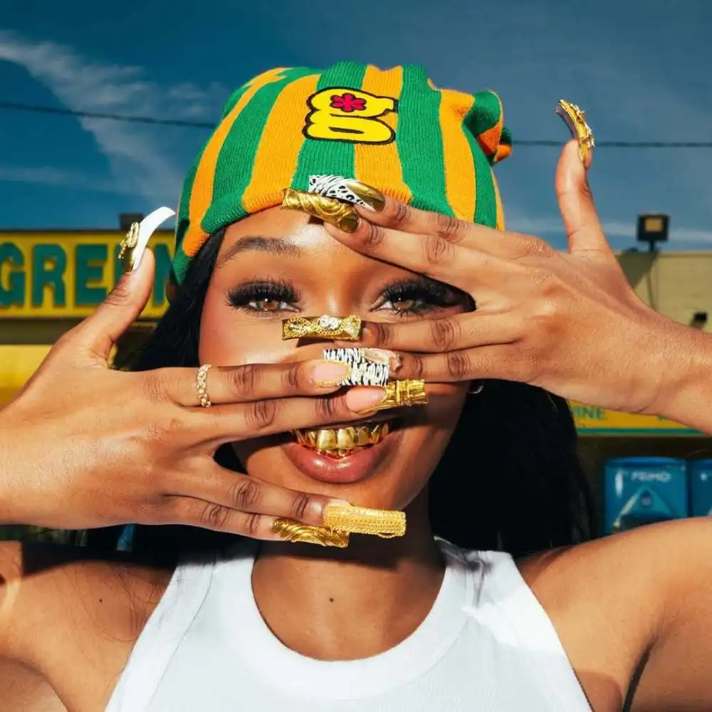 gorro-de-inverno-estilo-americano-com-padrao-listrado-cores-contrastantes-letras-bordadas-e-sem-aba-para-homens-e-mulheres-inspirado-no-hip-hop-e-no-punk