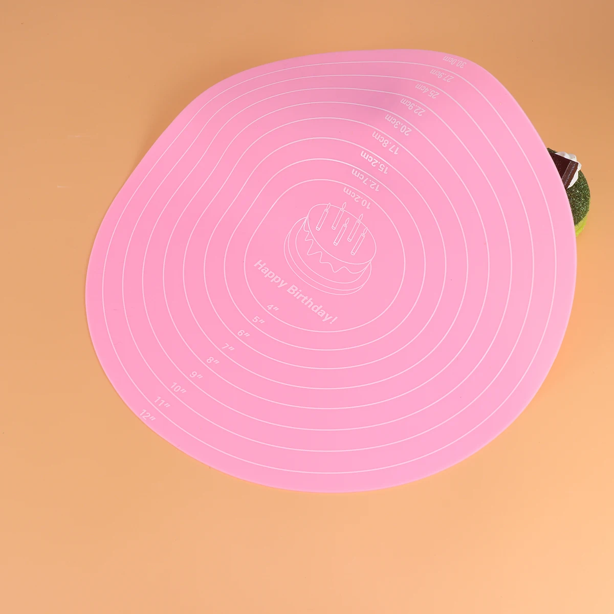 

Reusable 12 Inch Cake Board Round Baking Accessories Pink Display Base Non Slip Dishwasher Safe Frosted Side Smooth Polishing