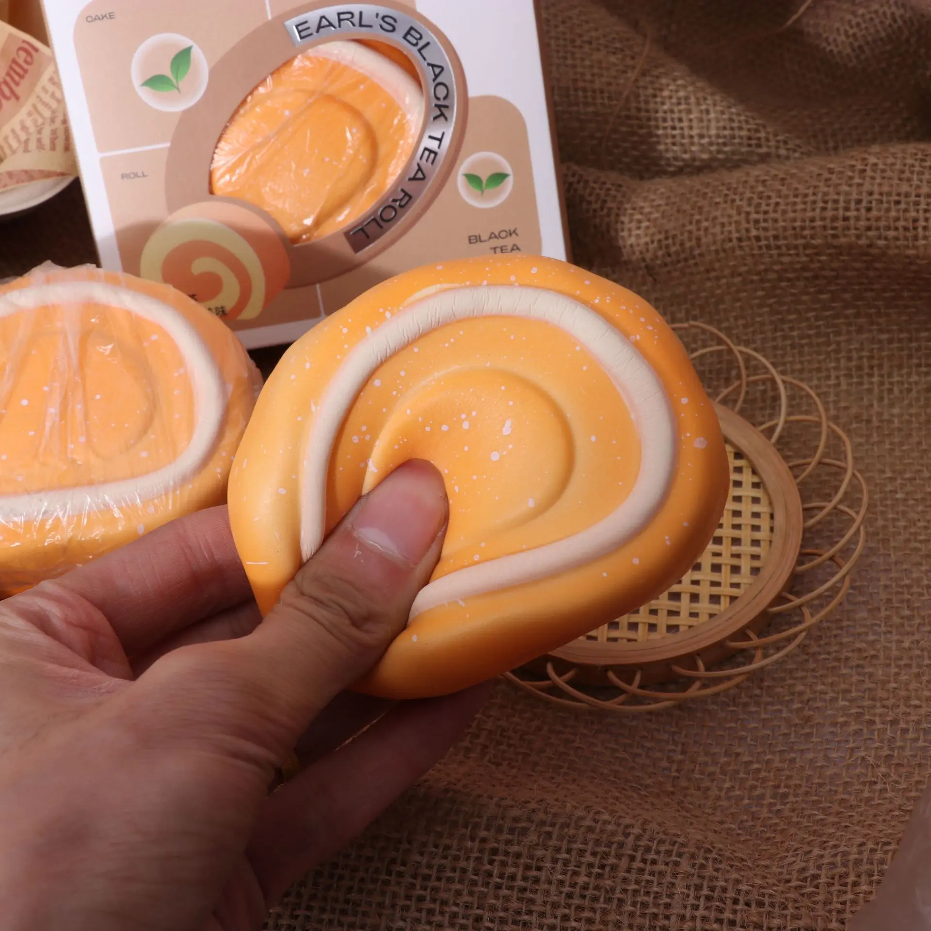 Com fragrância molhado macio plutônio lento rebote taro pasta rolo brinquedo simulação rolo de chá preto espremer sucção dedo alívio do estresse brinquedo