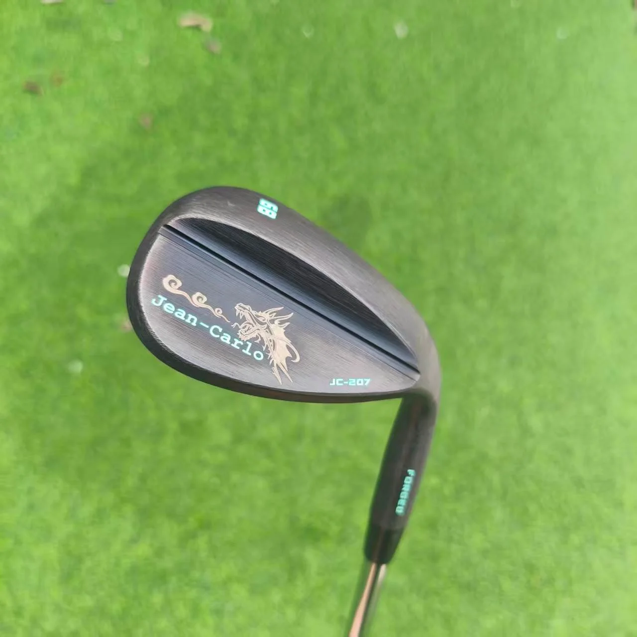 JC‑207 Forged Golf Wedge Soft Iron Sand Wedge CNC Milled Face Dragon Pattern Golf Club for Sand Trap & Green Side Shots Multiple