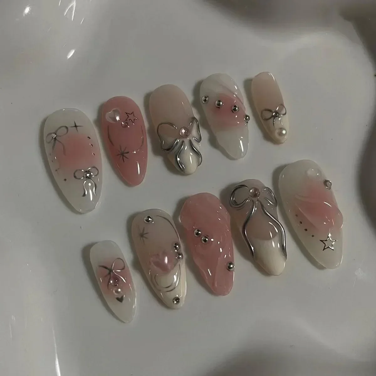 Unhas postiças estilo francês, 24pcs, cor rosa, curto, amêndoa, com arco 3d, flor, pérola, balé, cobertura completa, dicas