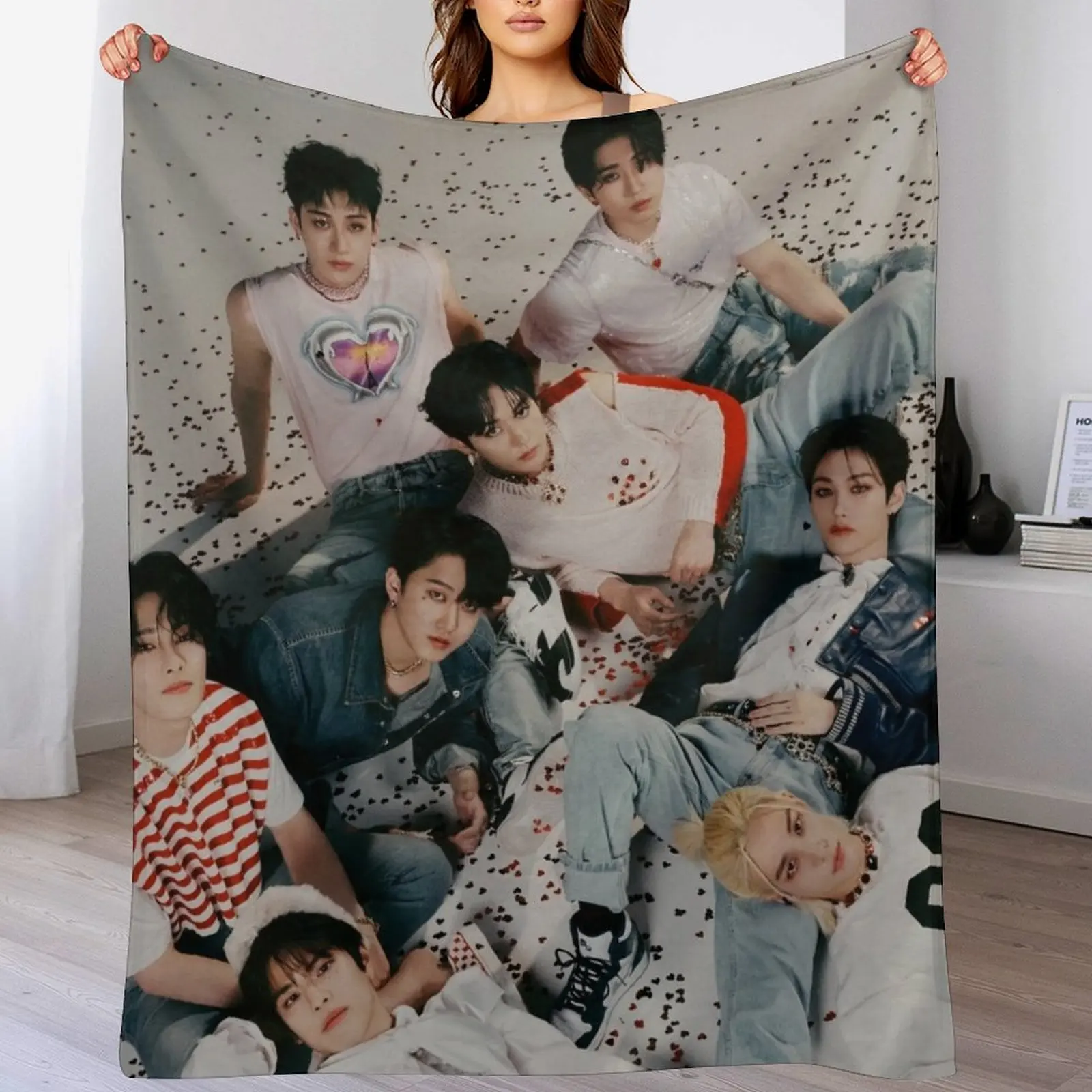 SKZ Stray Kids skz kpop bang chan lee know changbin hyunjin han seungmin jeongin maxident poster Throw Blanket