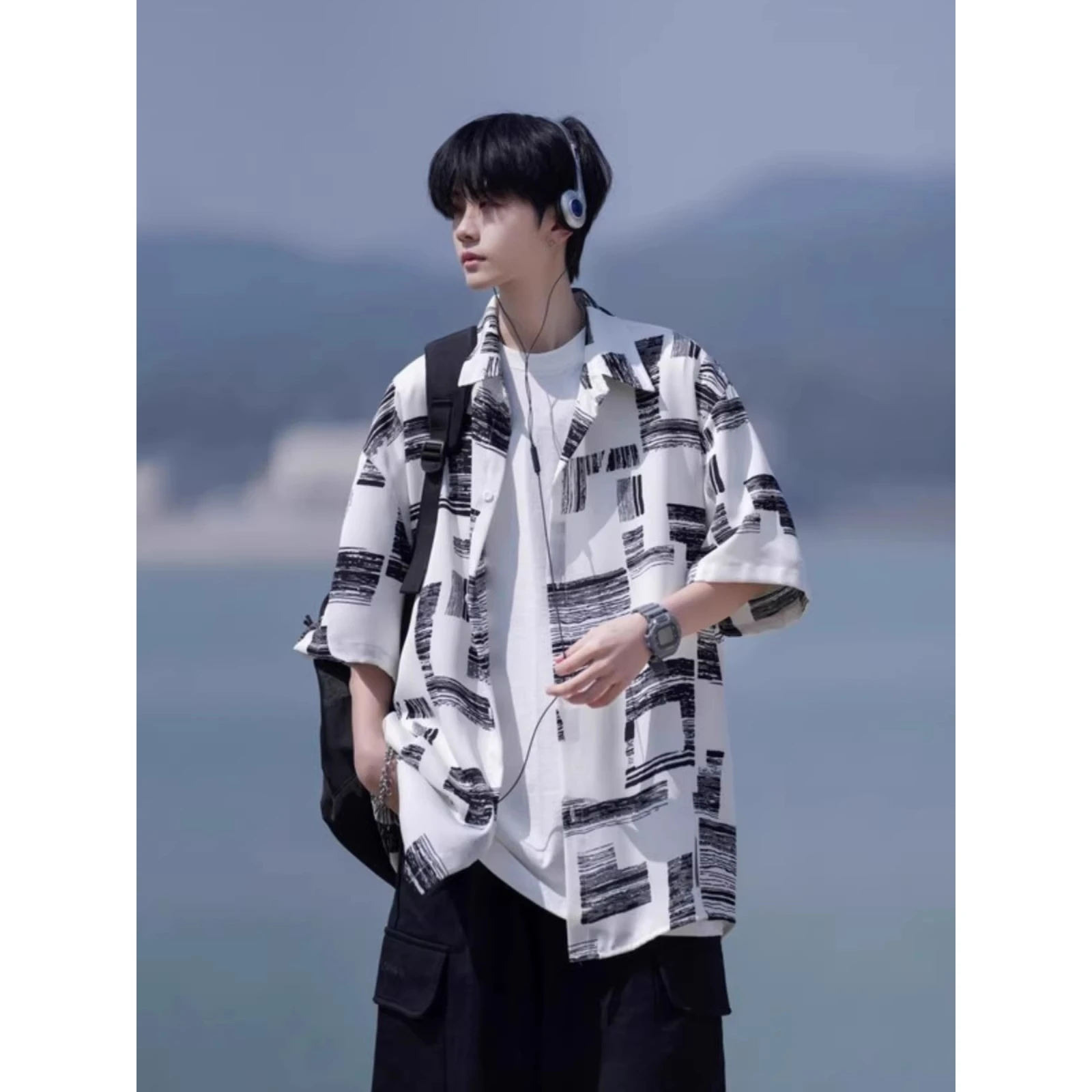 

New 2026 Men's Short Sleeve Floral Shirt Summer Thin Ice Silk Loose Hawaii Beach Drapey Shirt Jacket Lightweight Breathable