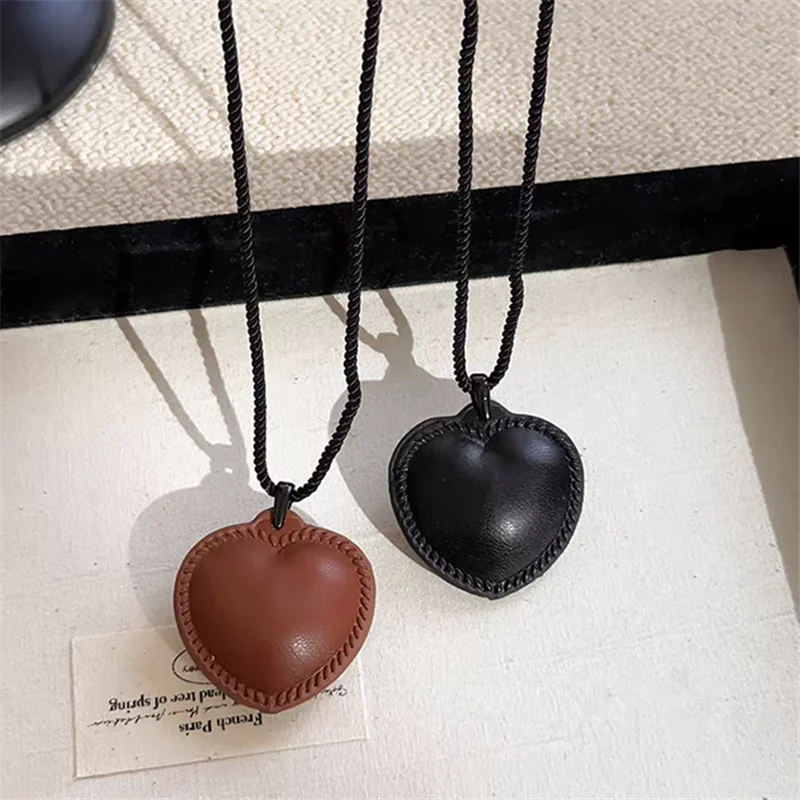 HANGZHI Leather Heart Rope Chain Necklace for Women Girls Adjustable Elegant Sweet Vintage Y2K Jewelry New
