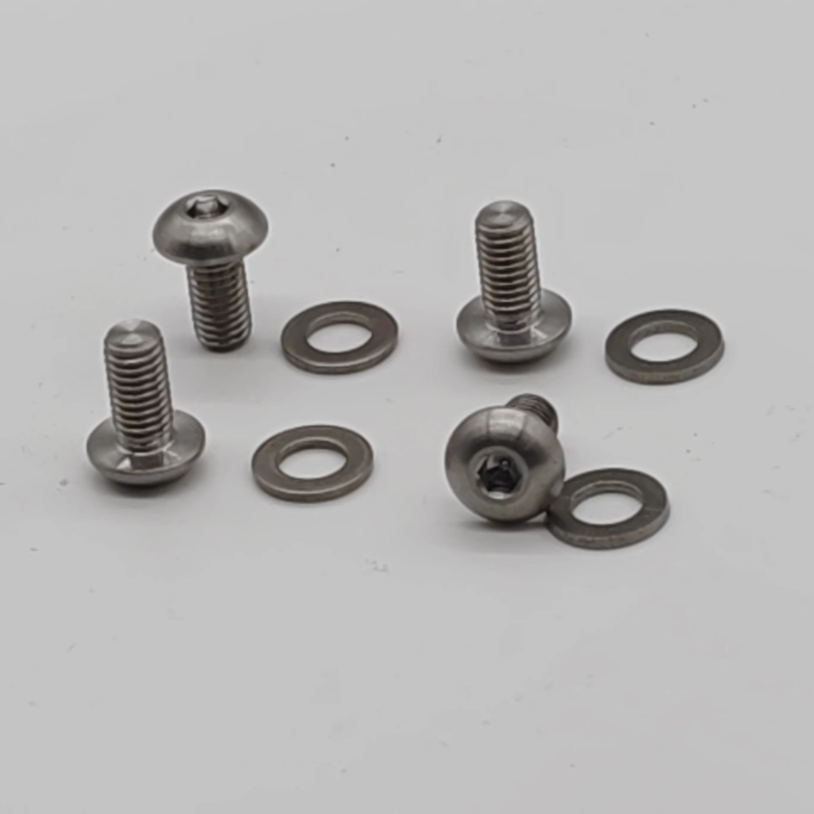 Ultra Light CNC 4x Titanium Bolts with Washers M5x12mm for Bike Bottle Cage Dic-Brake