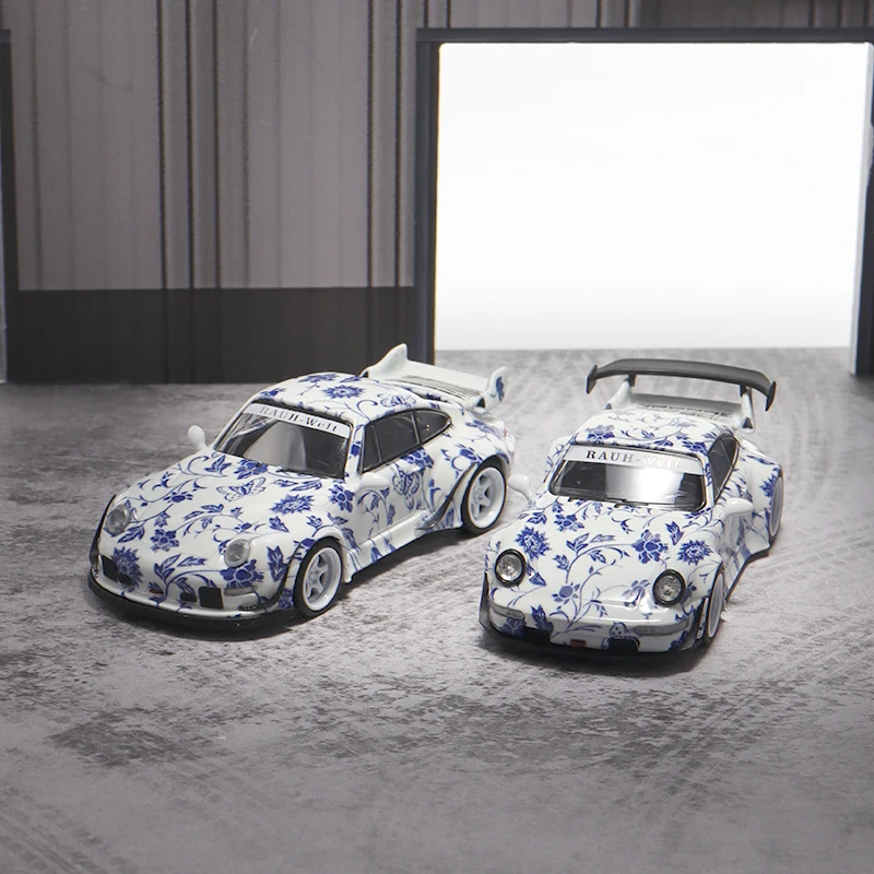 Flame 1:64 RWB 993 964 Blue and White Porcelain Luminous Edition Die Casting Car Model