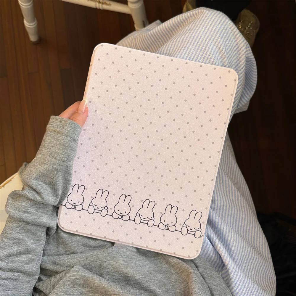 

Чехол с рисунком кролика Миффи в горошек для iPad 13" Pro11 2025 12.9 M2 M4, чехол для iPad 10-го поколения 10.9, 5-го, 6-го поколений 9.7, iPad 7, 8, 9, 10.2, Air 4, 5, 6, 7, 8, mini, Cove