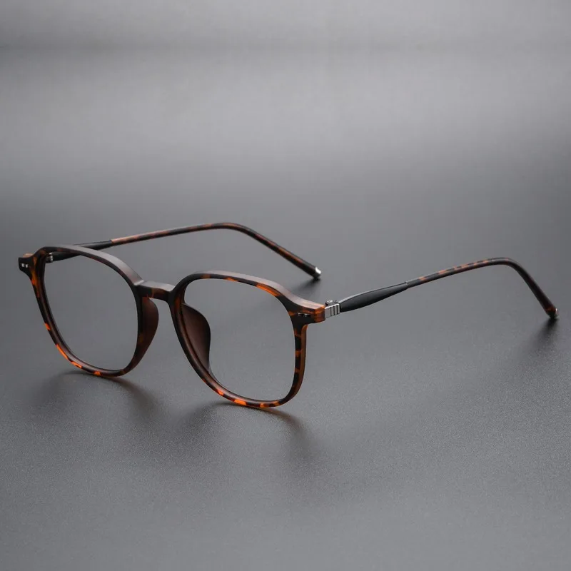 

Retro Ultra-light and Soft Female Myopia Glasses Frame, Men's and Women's Anti-blue Light, Color-changing and Anti-fog Lenses