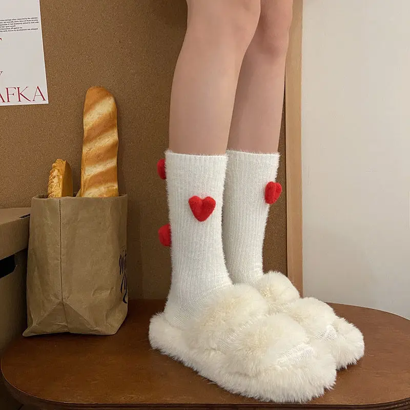 Sweet Heart Decorated Calf Socks Women Ankle High Plush Warm Socks Cute Athletic Running Socks For Women 2025 Autumn Winter