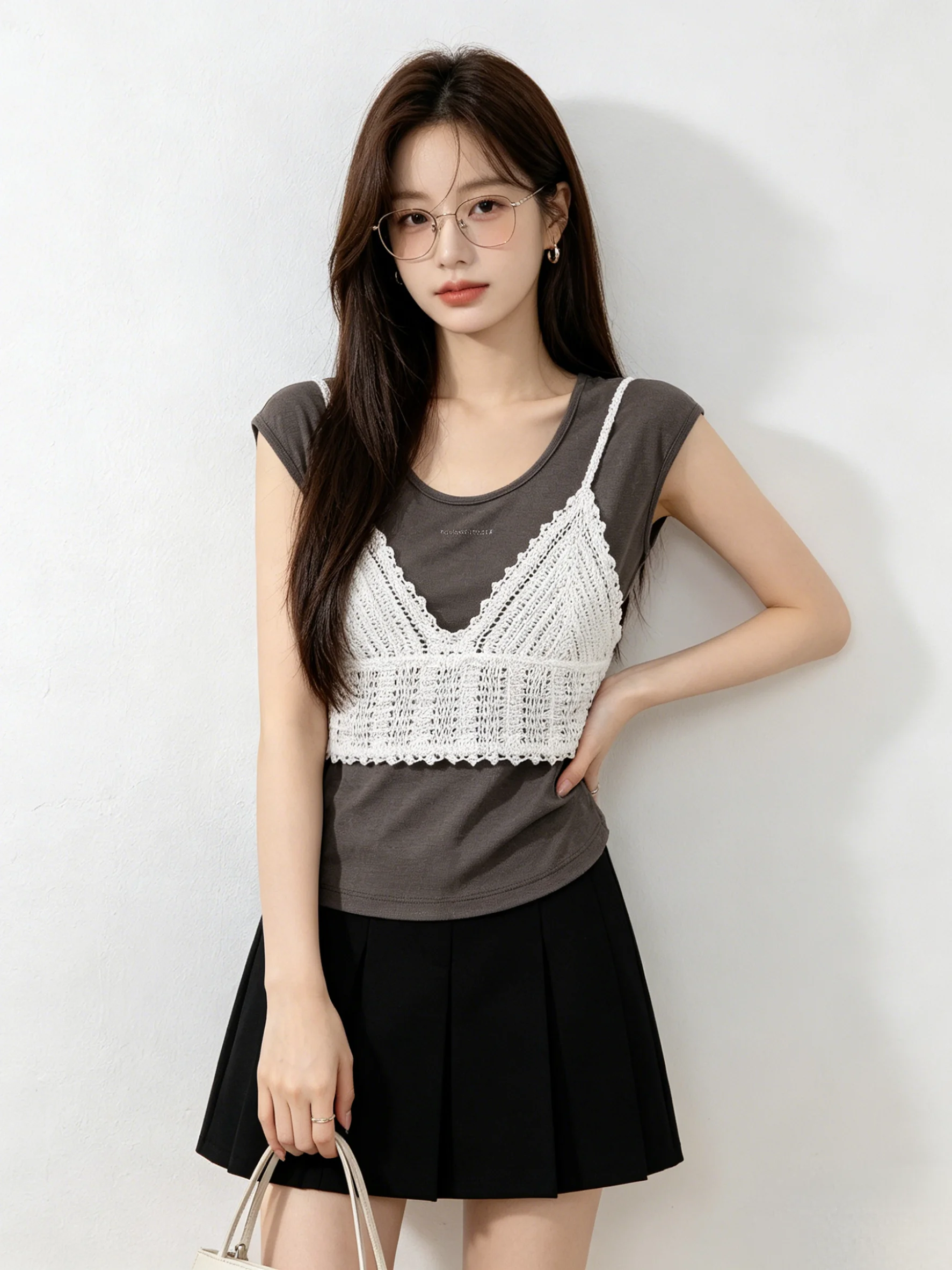 

Fashionable Two-Piece Set Breathable Skin-Friendly Knitted Crop Top And Tank Top Combo for Young Women Summer Casual Wear