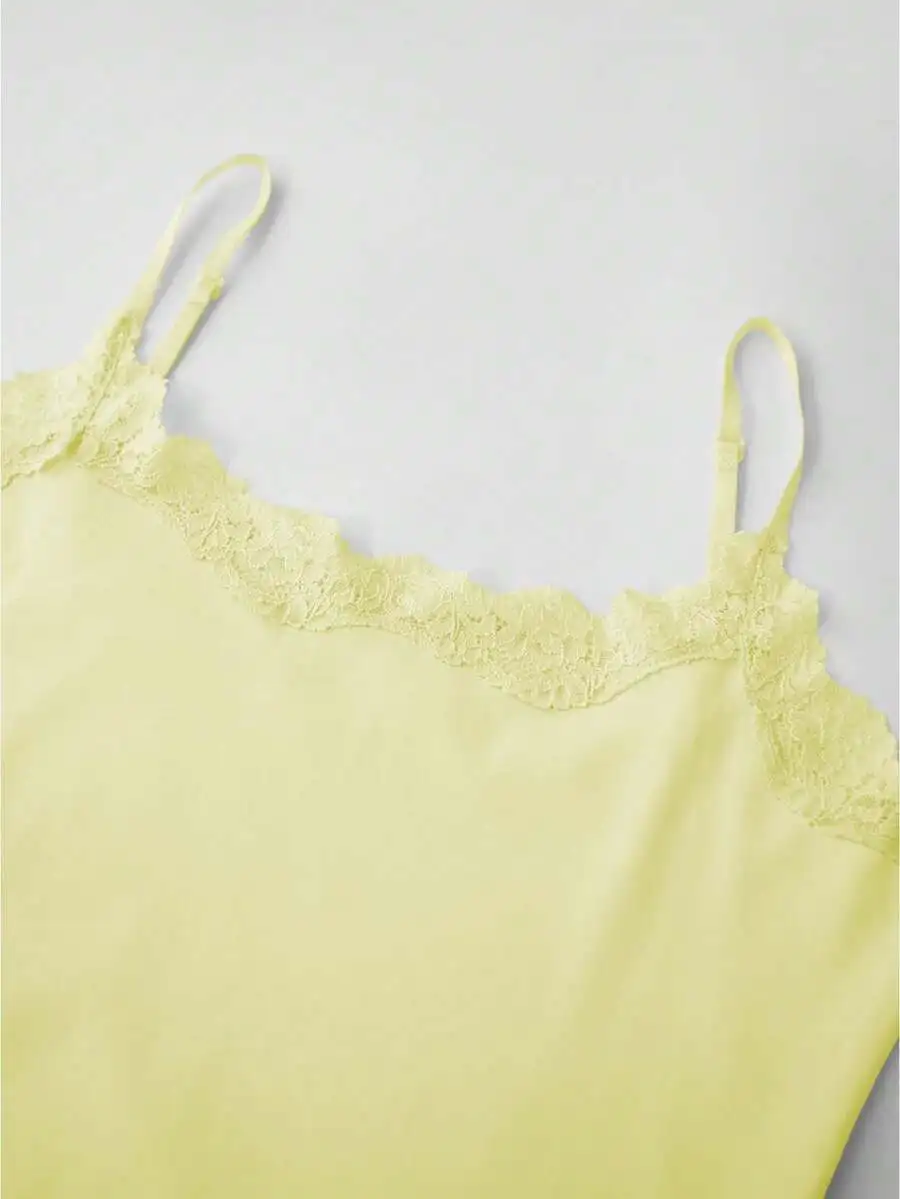 

Women Lace Trim Cami Tank Top With Built-In Bra Spaghetti Strap Sleeveless Crop Top Summer Aesthetic Streetwear