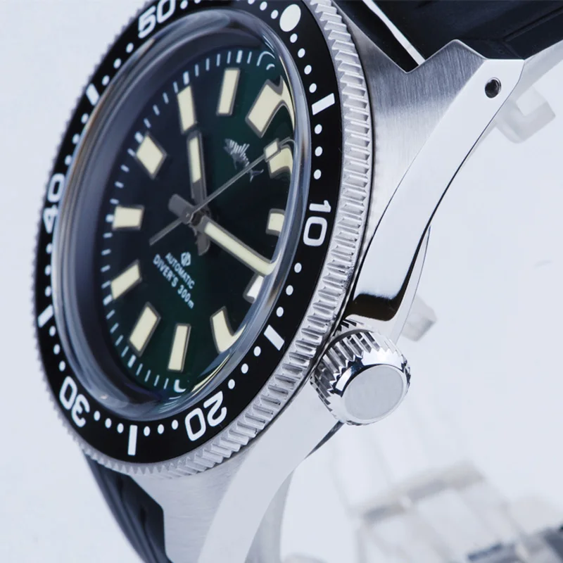 Heimdallr Men's 62Mas Diver Watch Black Dial Sapphire NH35 Automatic Movement 20Bar Water Resistance C3 Green Luminous