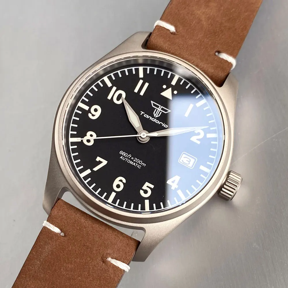 Custom 39mm Titanium Case Titanium Hands Pilot Style Sapphire Crystal Glass 200m Waterproof NH35 Automatic Men Titanium Watch