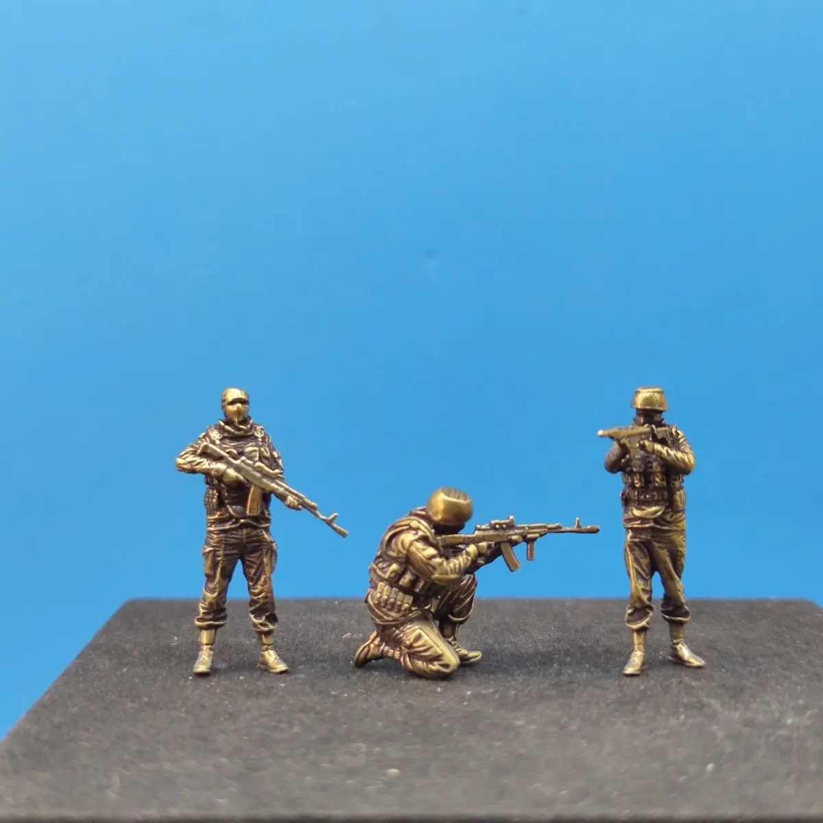 Brass Modern US Special Forces Chemical Defense 6th Soldier Figure Modern US Navy SEALs Mercenary Model Ornament