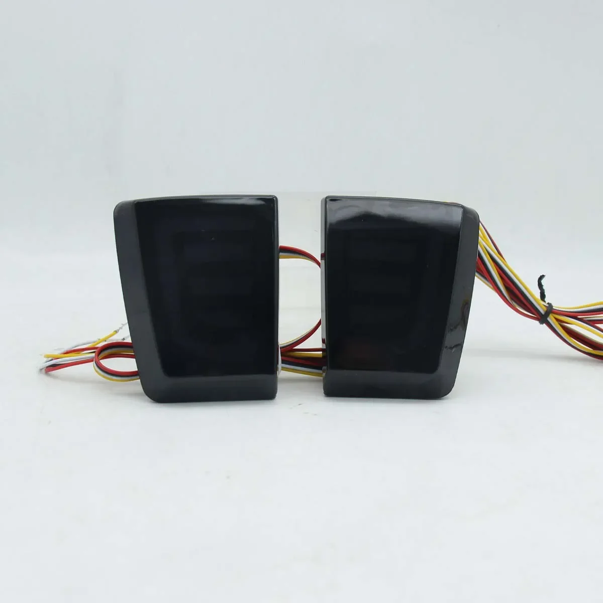 Rear bumper stop light turn signal for Mitsubishi Pajero V85 V8 V93 V97 2007 2008 2009 2010 2011 2012 2013 2014 2015 2016-2020