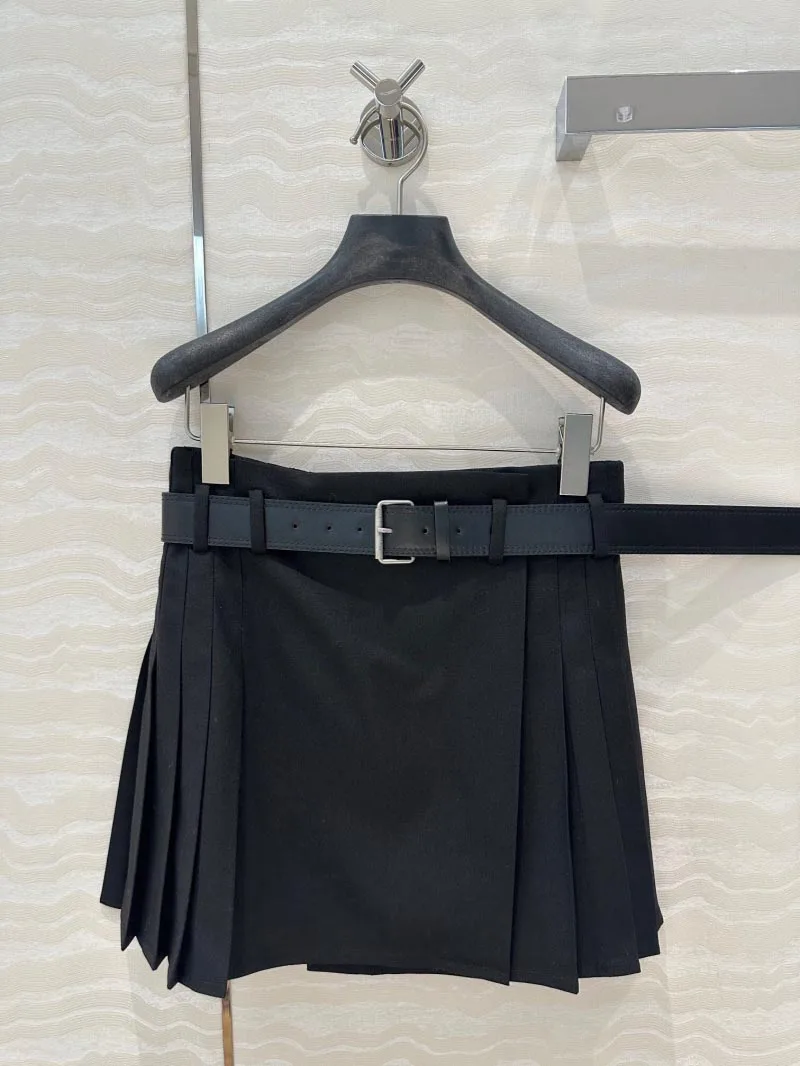 New Spring Fashion Black Mini pleated Skirt Women's PU Leather Belt High Waist Side Split Sweet Retro Skirt 2025