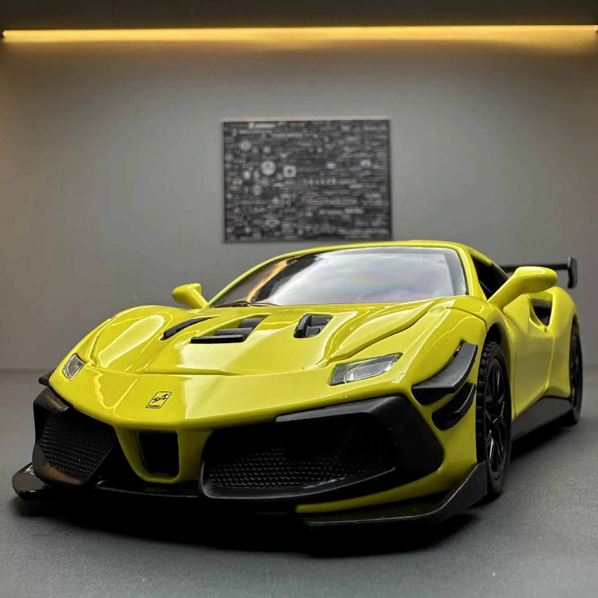 1:32 Ferrari La Ferrari 488 sports car car model sound and light die-casting toy car and collectible gifts