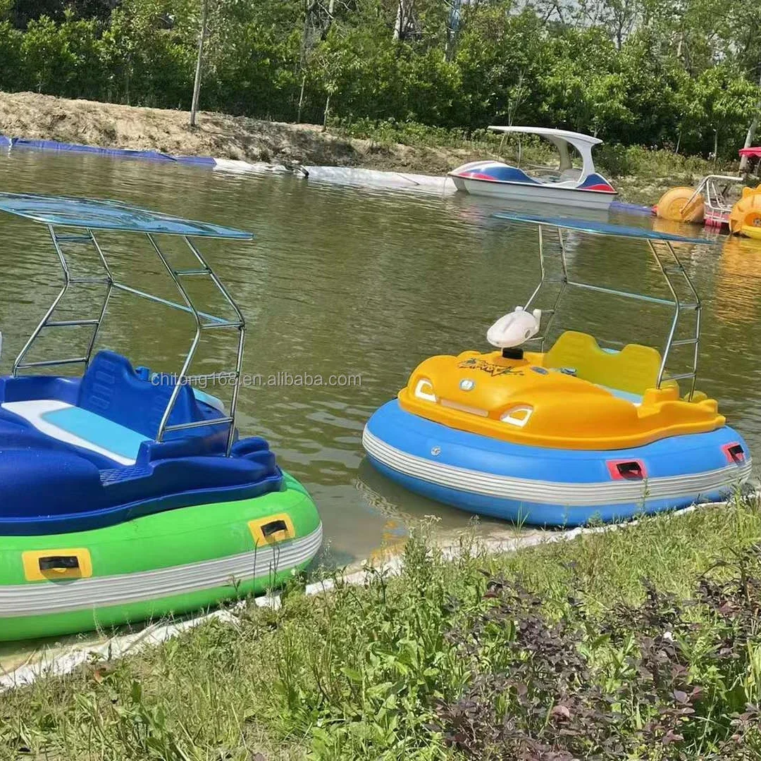 Water park kids and adults 3 person electric bumper boat with water gun