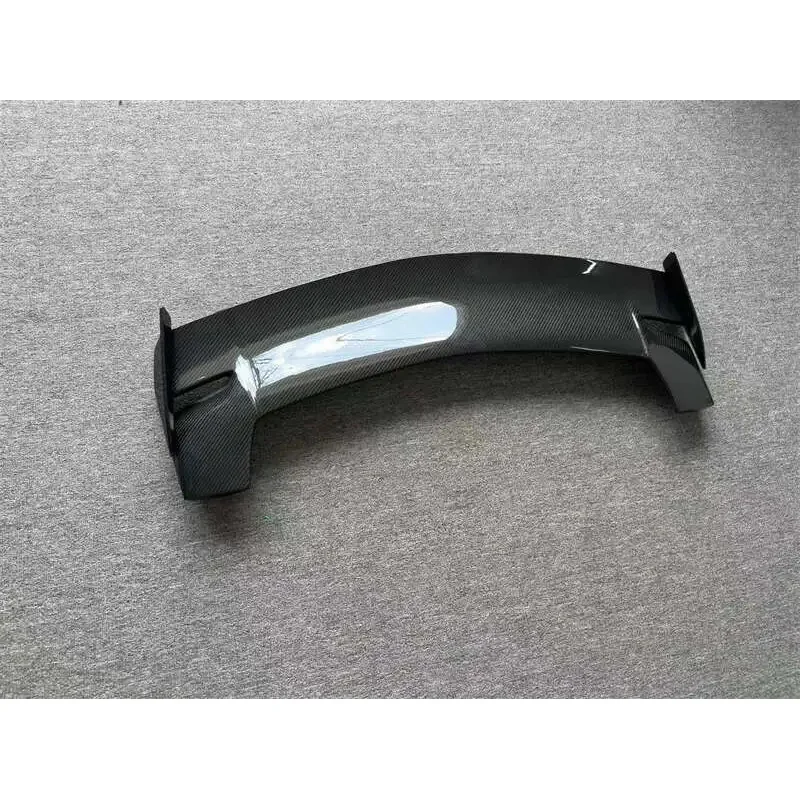 

High Quality Dry Carbon Fiber Single Layer Rear Spoiler Wing Urus S