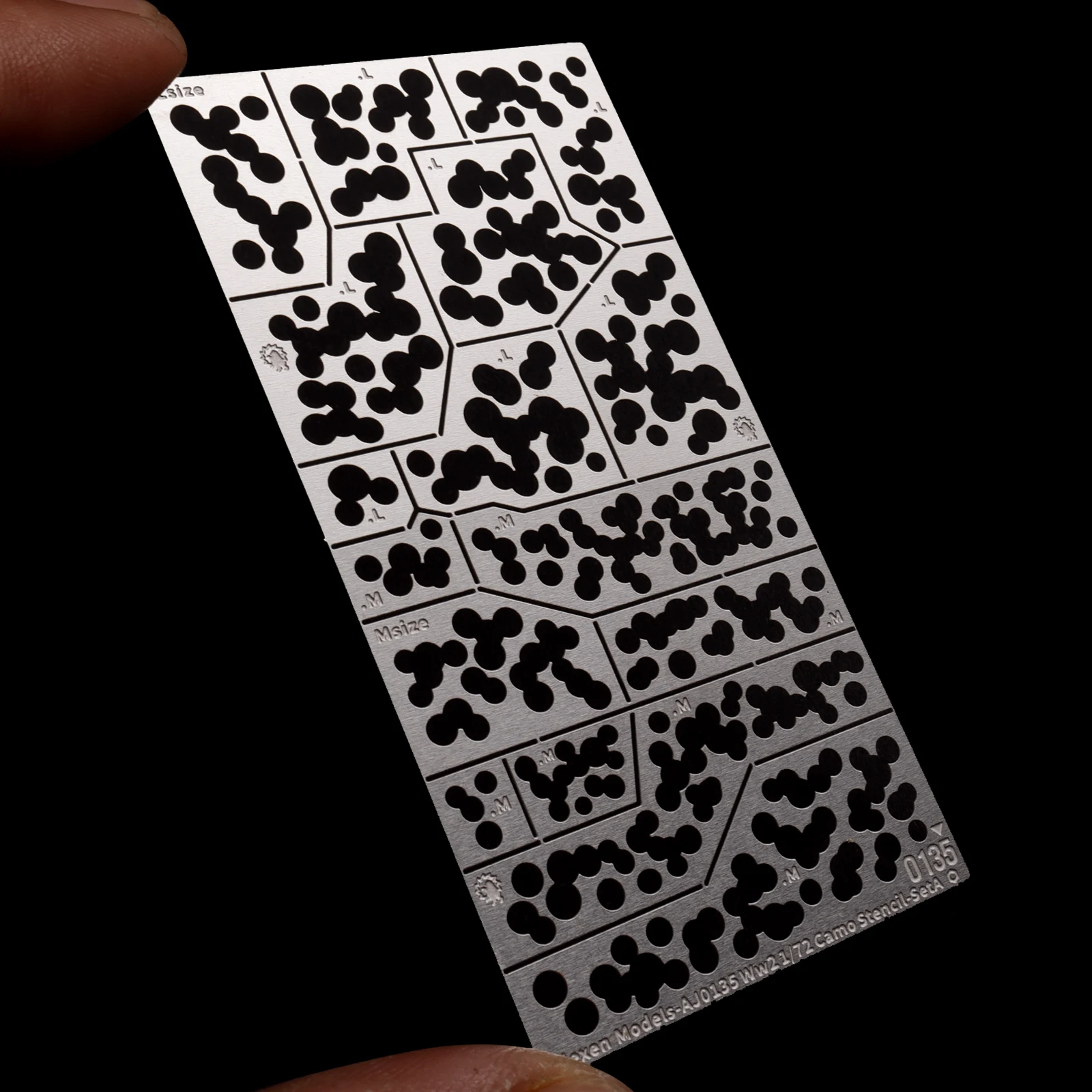 1/72 Military Tank Vehicle Model Light and Shadow Polka dot Camouflage Leakage Spray Plate Stencils Template