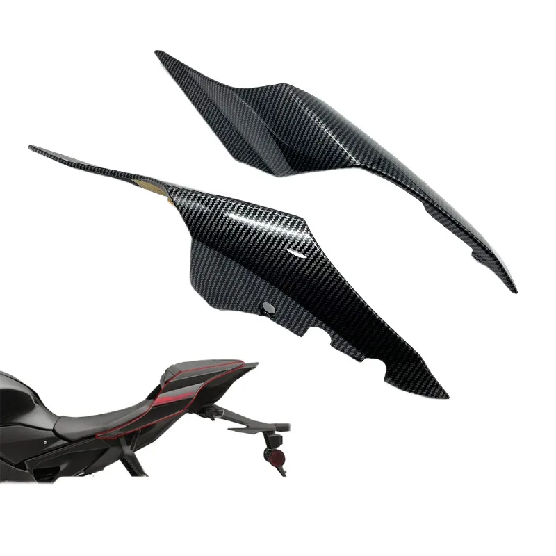 

Durable replacement parts for the rear side panel and rear seat side fairing of Yamaha YZF R1 2015-2020