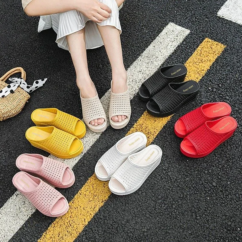 

Hot Selling Sandals Female Summer Wedged Thick Sole Fashion Wear Beach Shoes Net Face Hollow-out Female Slippers Platform Shoes