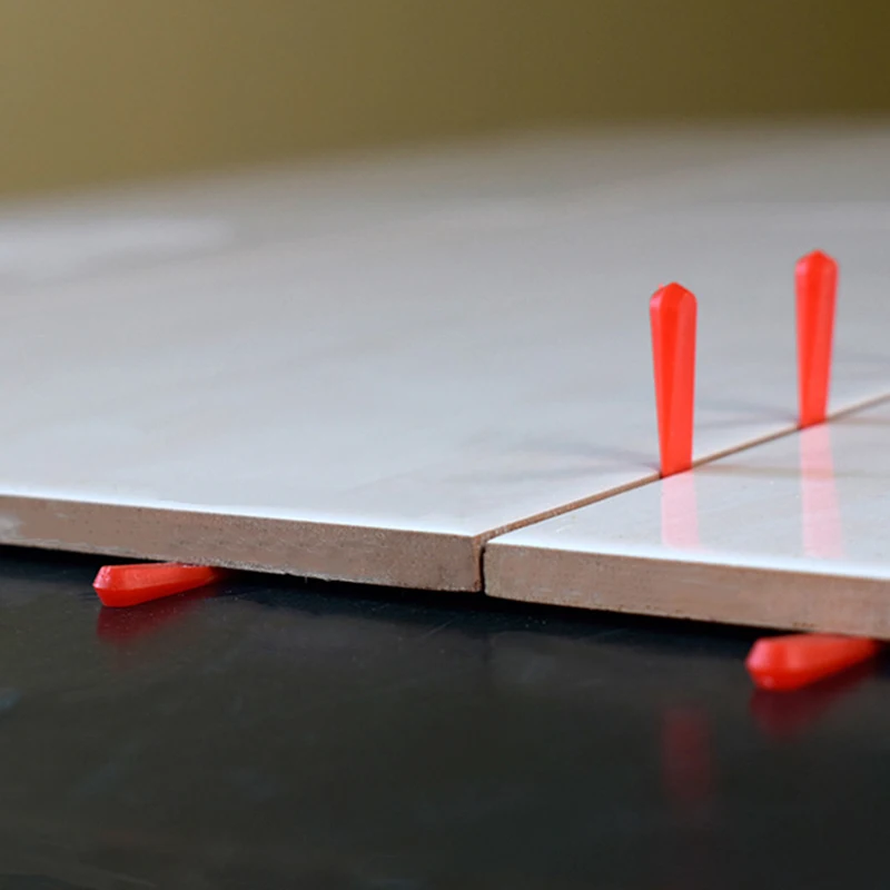 100pcs clip di livellamento del distanziatore del cuneo delle piastrelle di plastica riutilizzabili localizzatore del pavimento strumento di costruzione di regolazione della posa della piastrellatura in ceramica